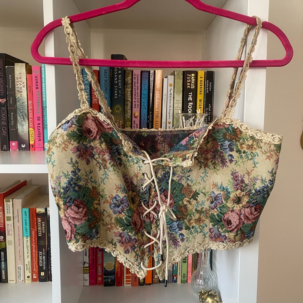 Cider Woven Floral Crop Top